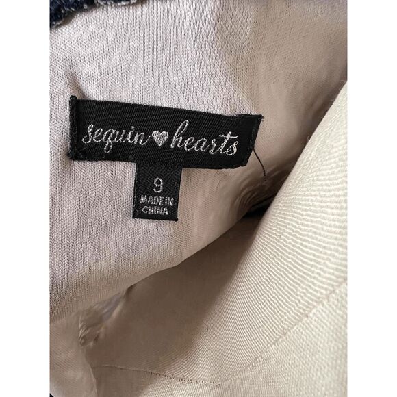 Seqiun Hearts Blue Lace Cocktail Dress with Bell Sleeves - Size 9 - Picture 4 of 6